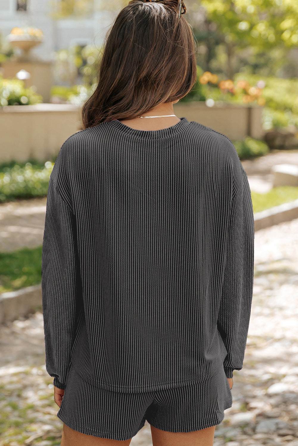 Set aus langärmligem Oberteil und Shorts mit hoher Taille in Parchment-Optik