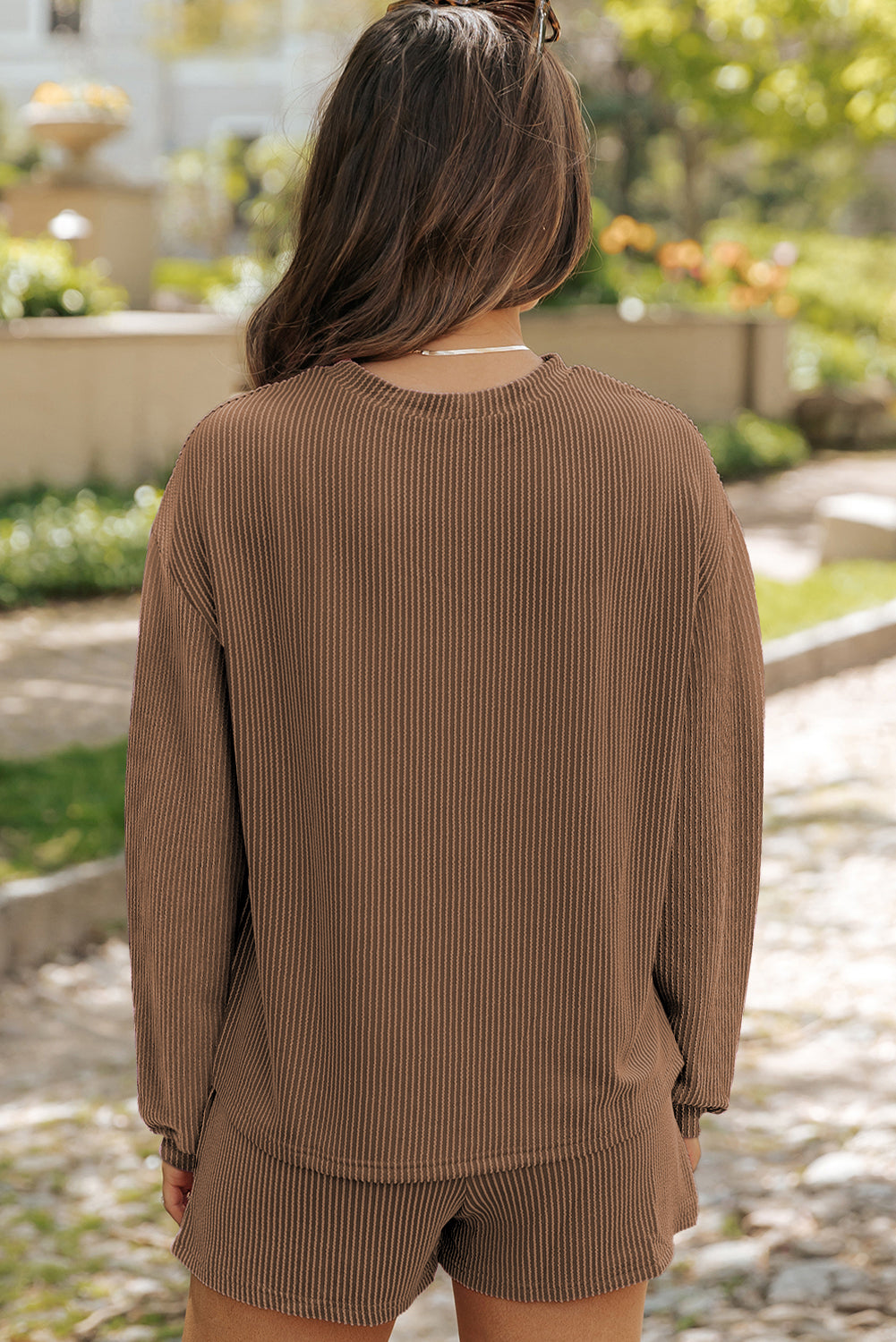 Set aus langärmligem Oberteil und Shorts mit hoher Taille in Parchment-Optik