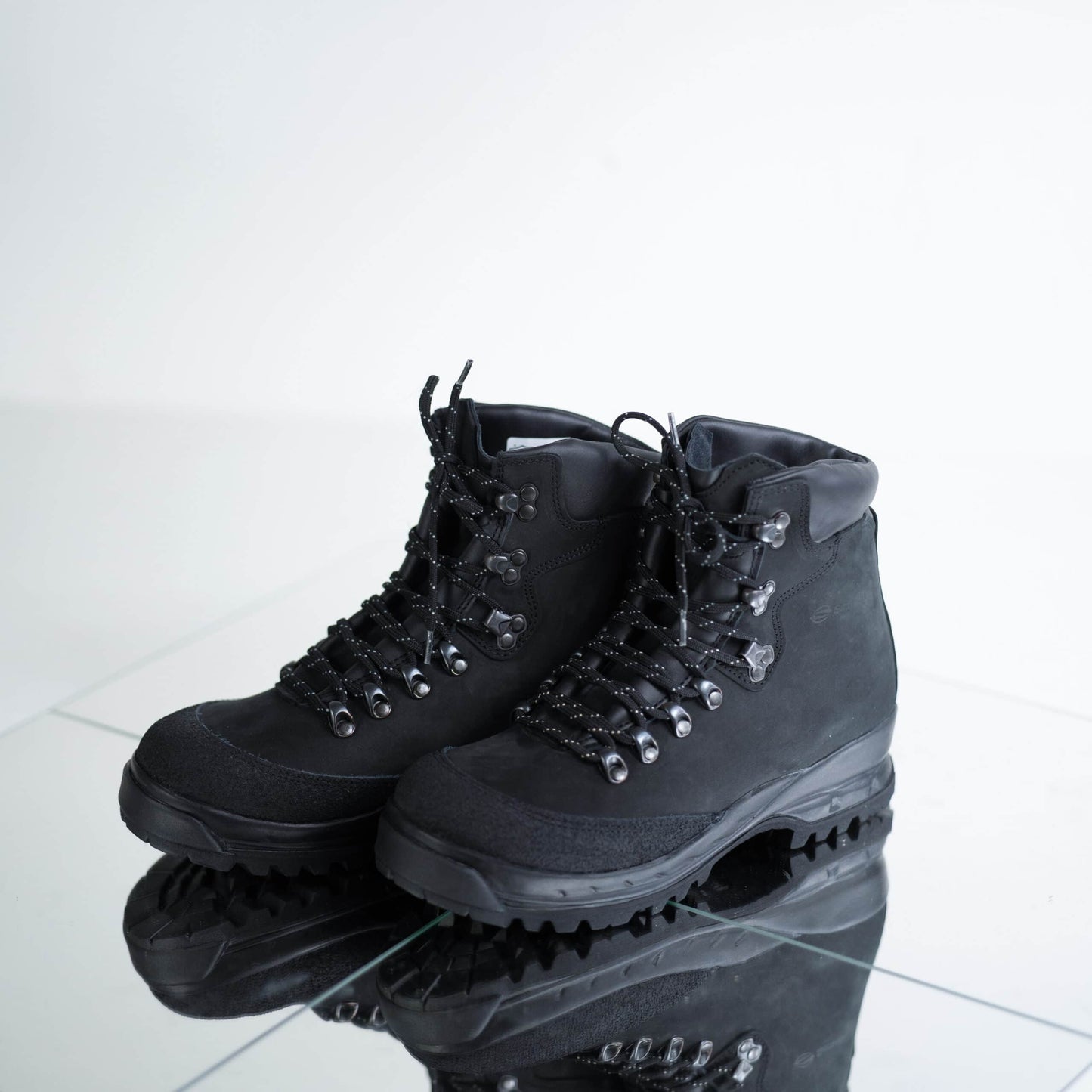 Schwarze Wanderschuhe 553P