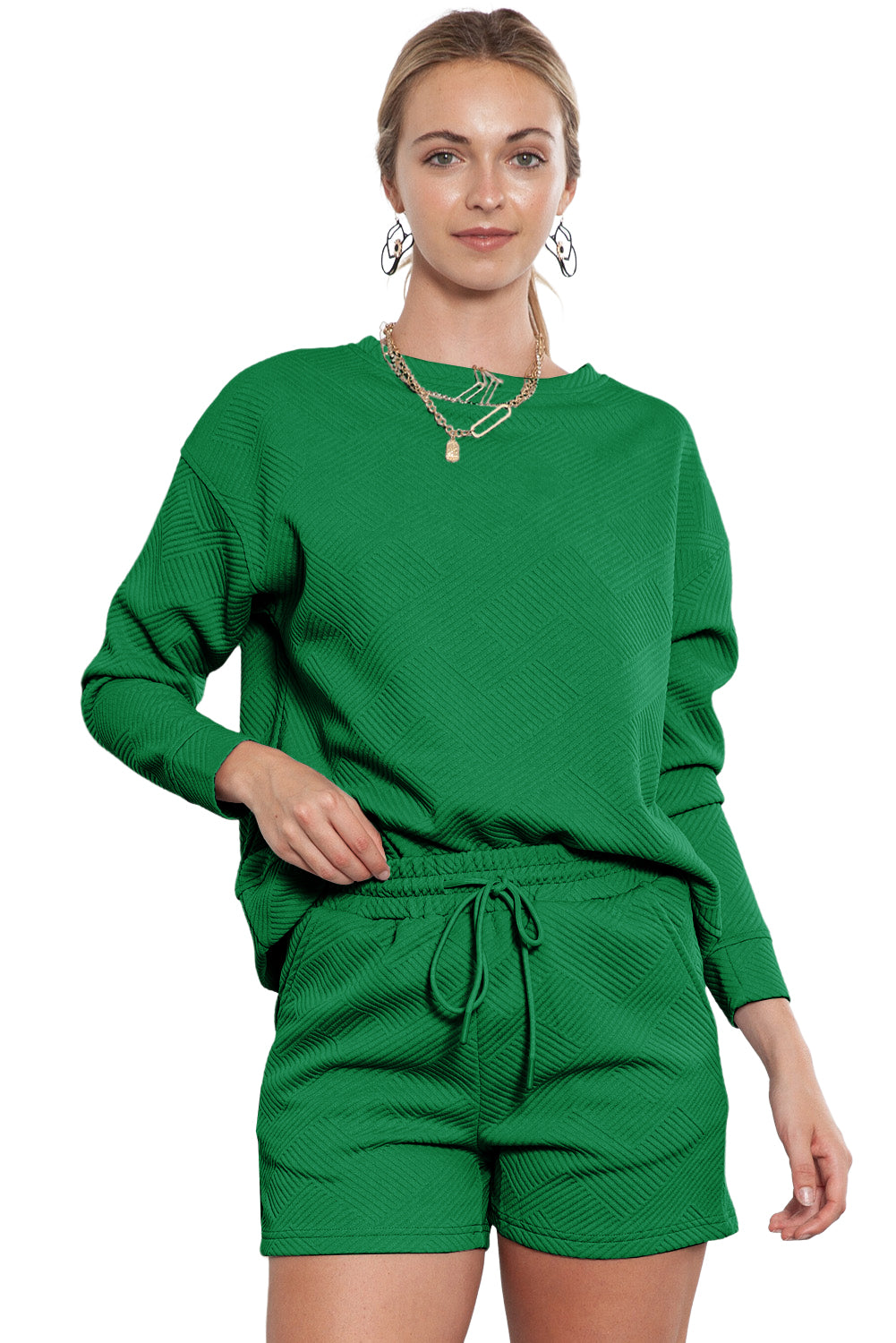 Graues Set mit langärmligem Oberteil und Shorts mit Kordelzug und Strukturmuster