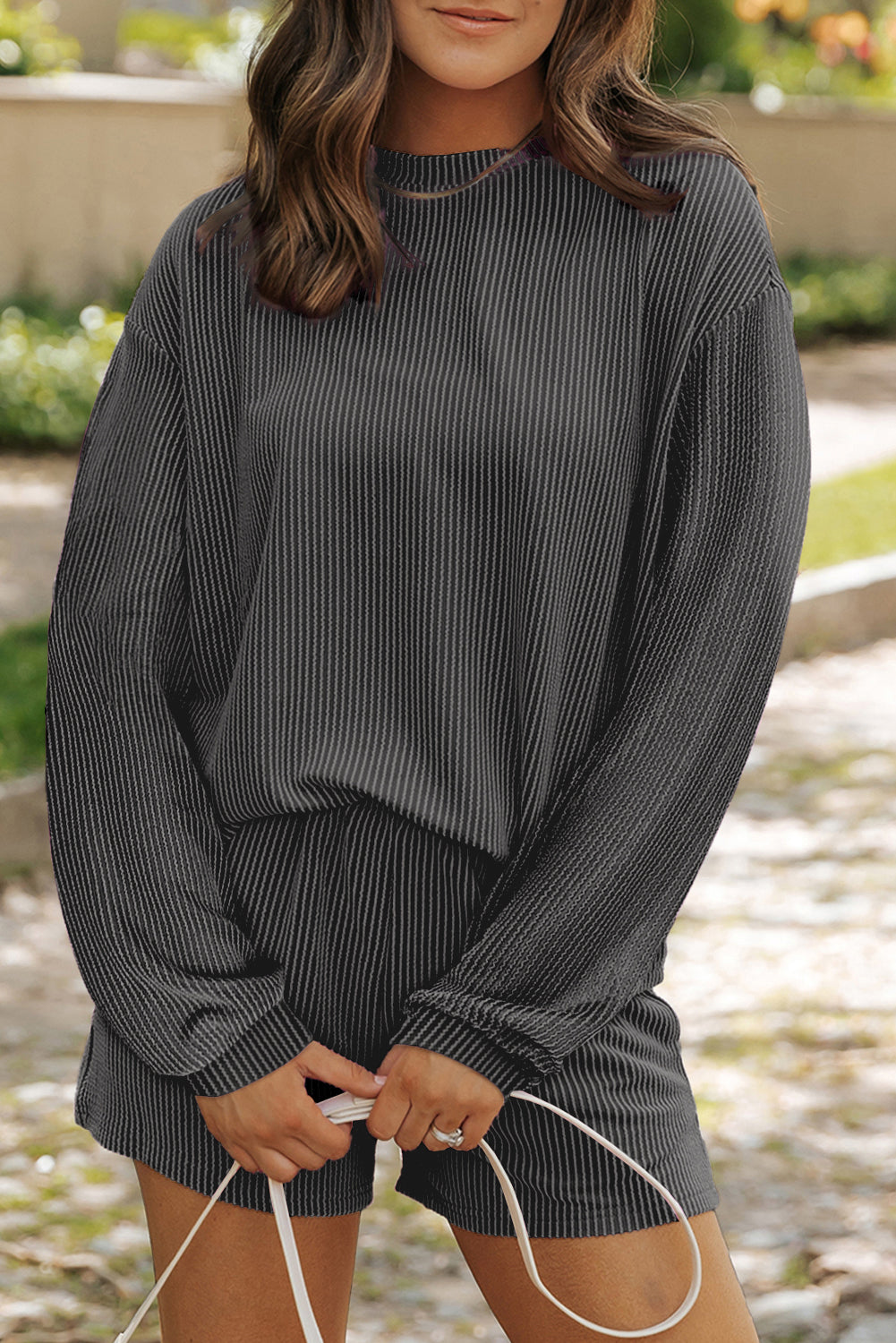 Set aus langärmligem Oberteil und Shorts mit hoher Taille in Parchment-Optik