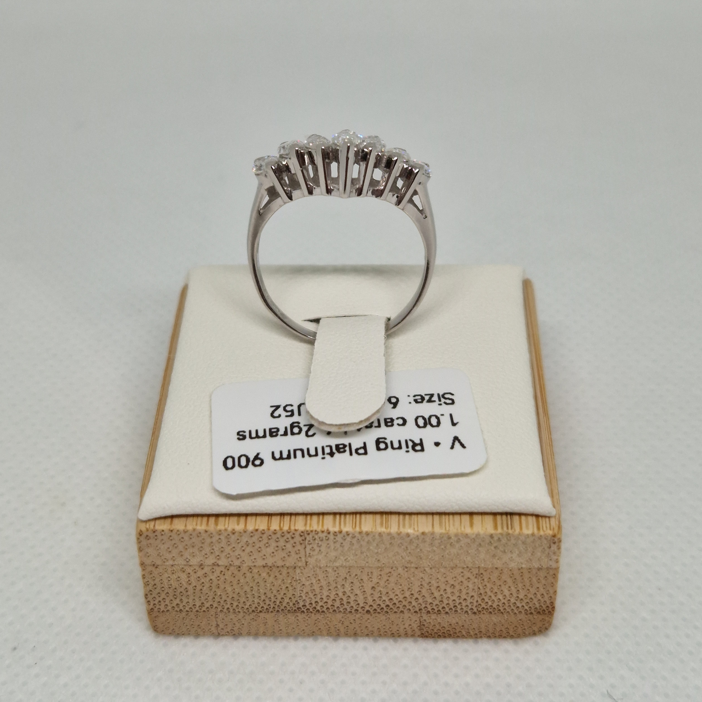 Pt900 1.00ct Marquise Cut V-Ring
