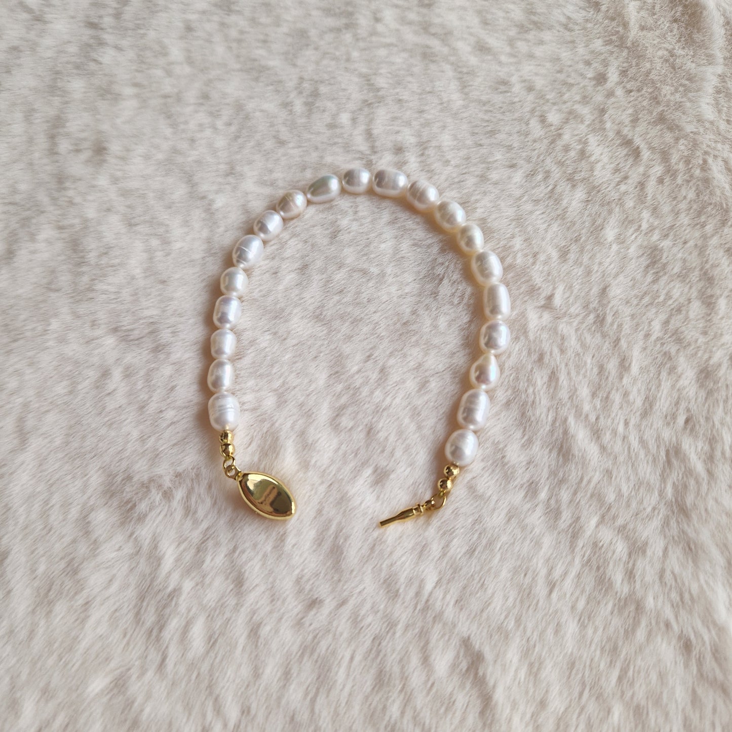 Lexy Pearl Bracelet