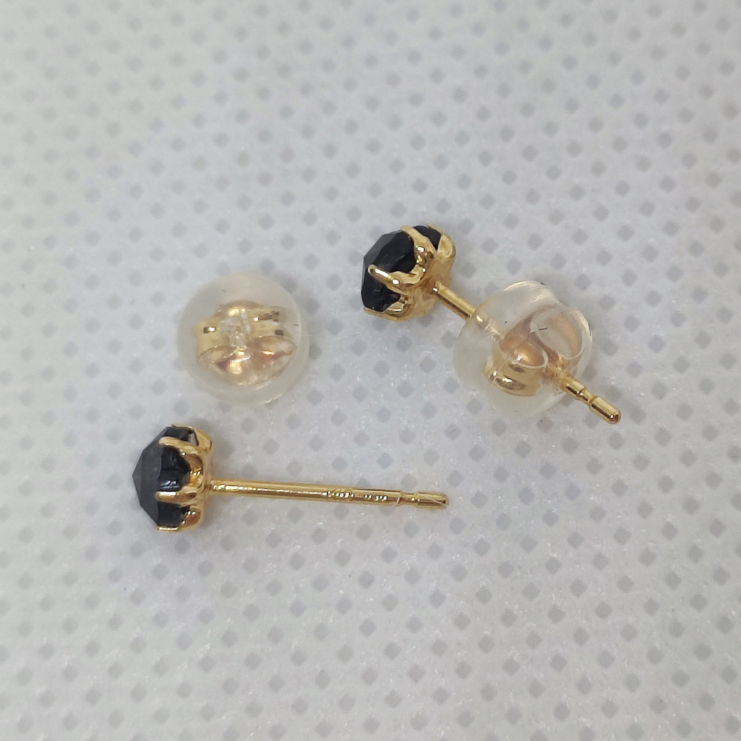 0.600ct Black Diamond Stud Earrings