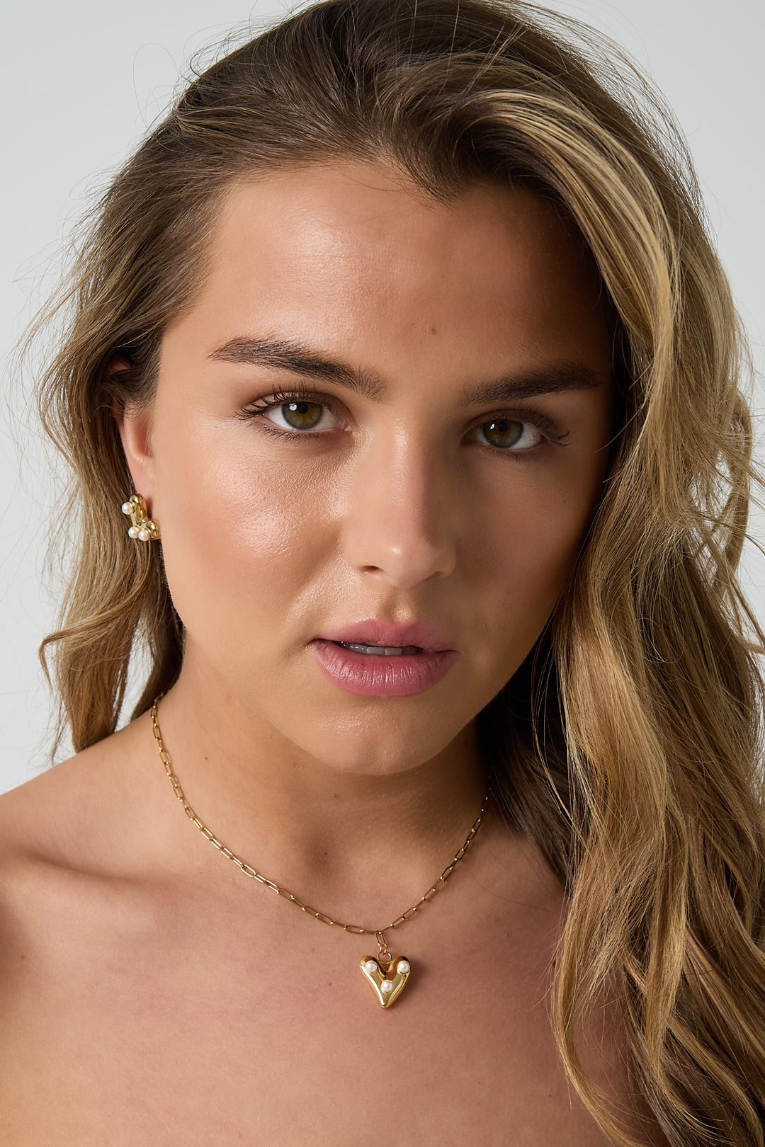 Elegant Gold Heart Pendant Necklace for Women