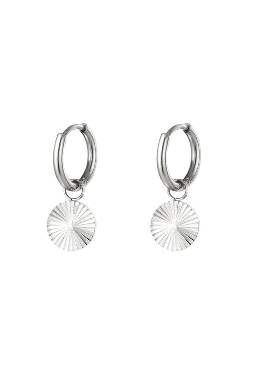 Elegant Drop Earrings in Silver and Gold