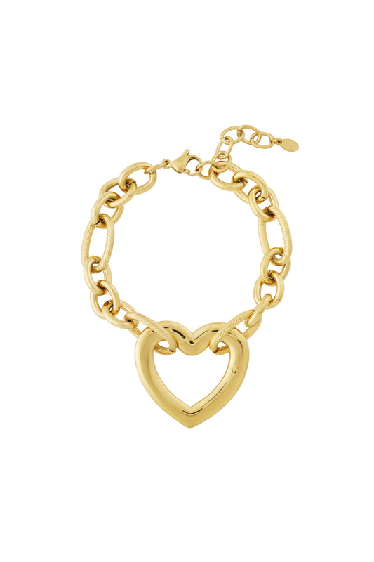 Elegant Heart Charm Bracelet for Everyday Wear