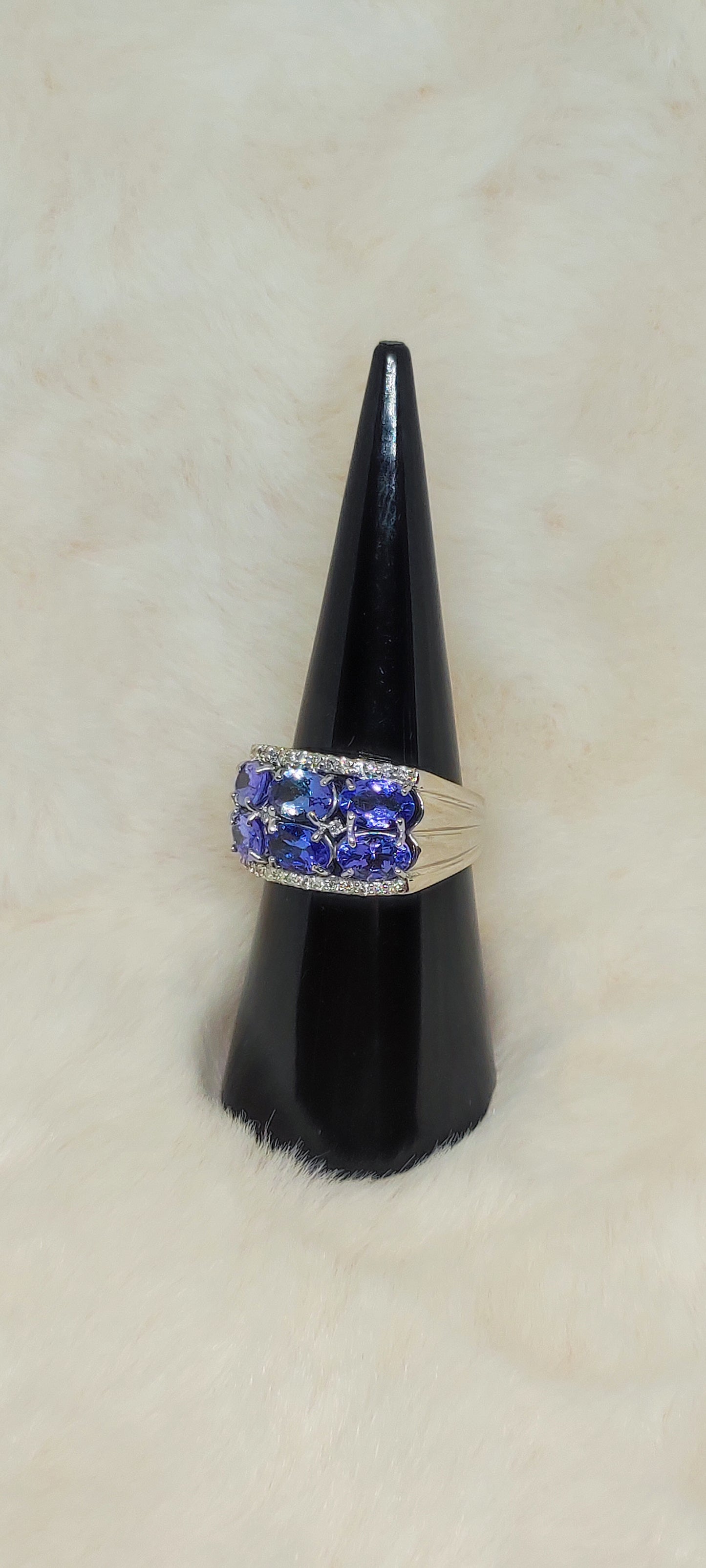 2.61ct Tanzanite Ring