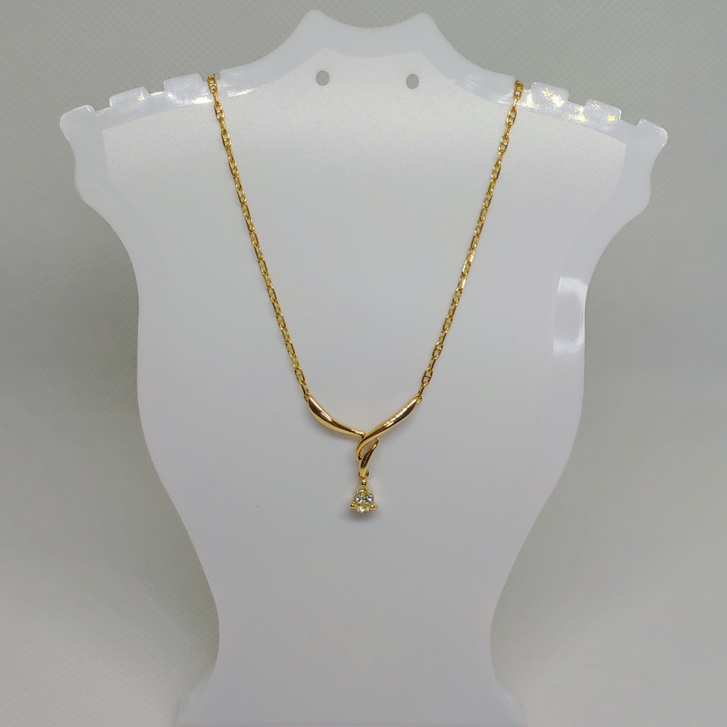 TASAKI 18K Gold Diamond Necklace