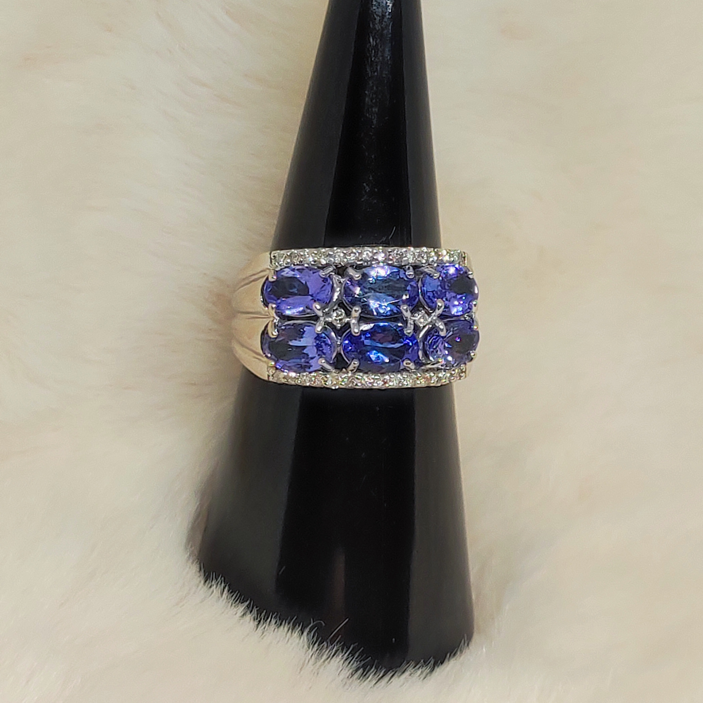 2.61ct Tanzanite Ring