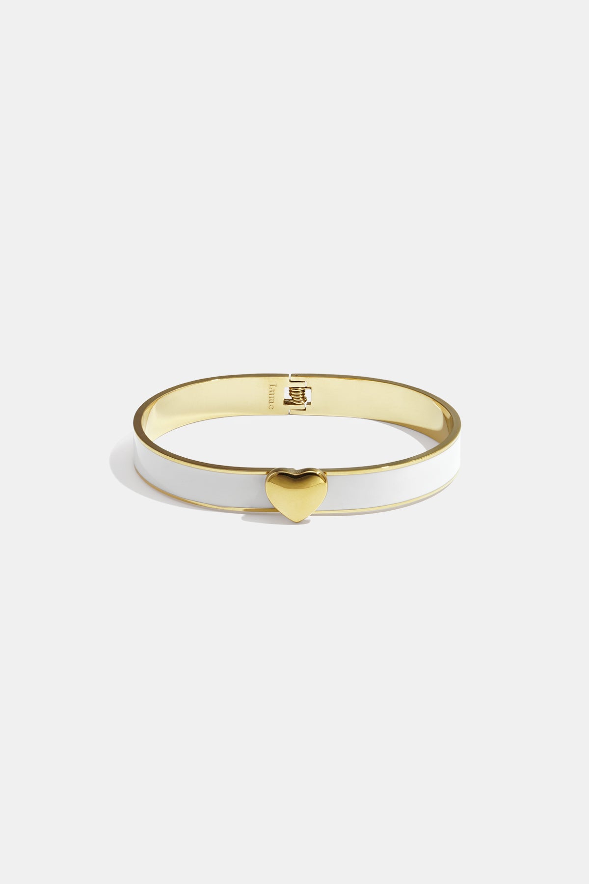Charming Heart Bangle for Spring/Summer Elegance