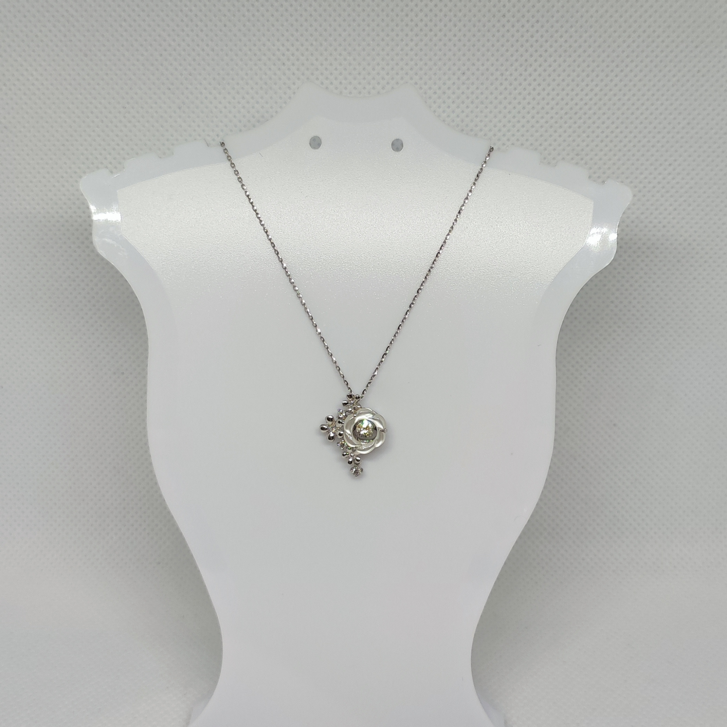 K18 Japan White Gold Necklace with Natural Shell and Diamond Accents