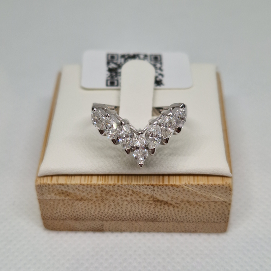 Pt900 1.00ct Marquise Cut V-Ring