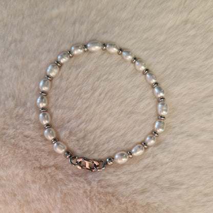 Zuzy Pearl Bracelet