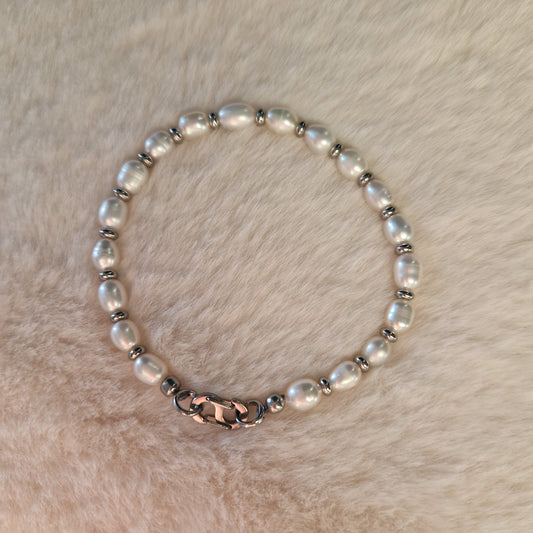 Zuzy Pearl Bracelet