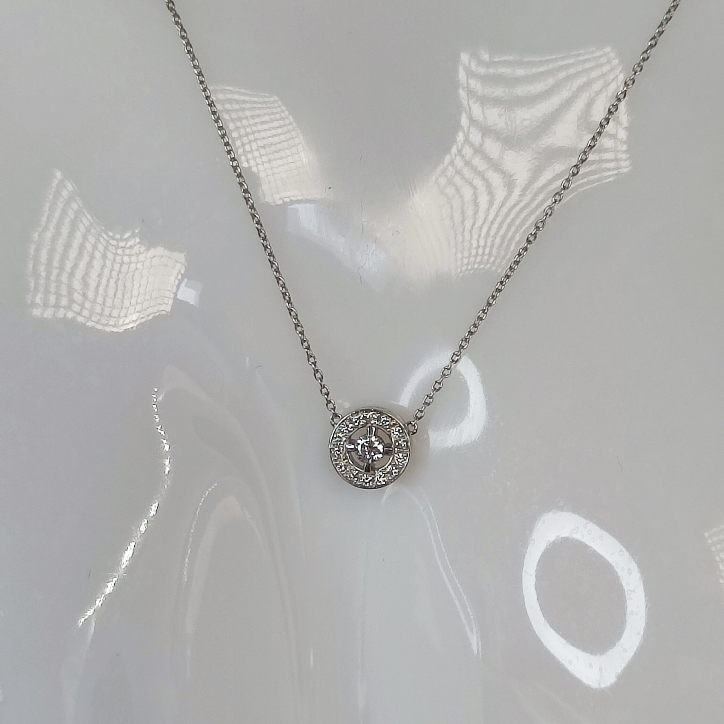 K18 White Gold Diamond Necklace