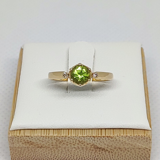 Tasaki Peridot Ring