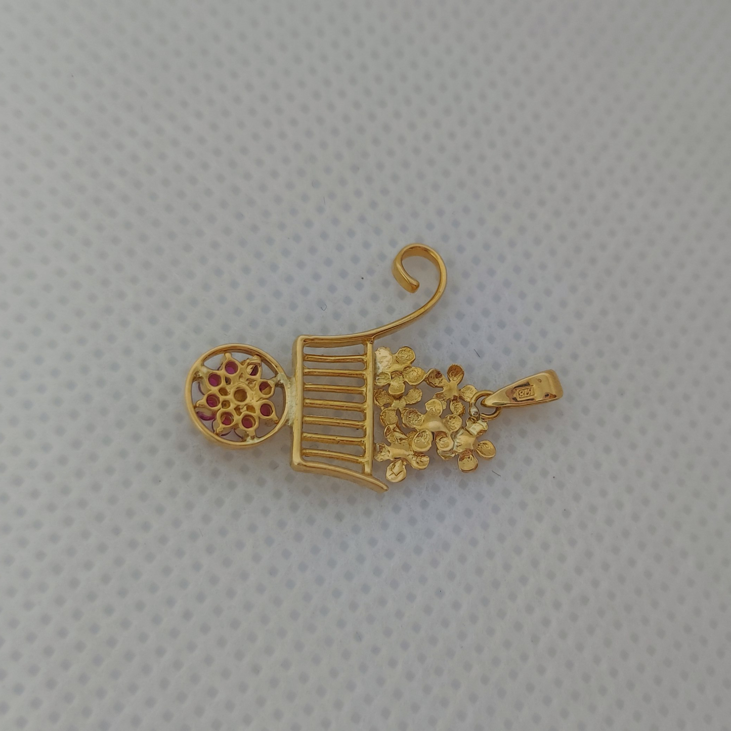 Charm Ruby Pendant in 18K Gold