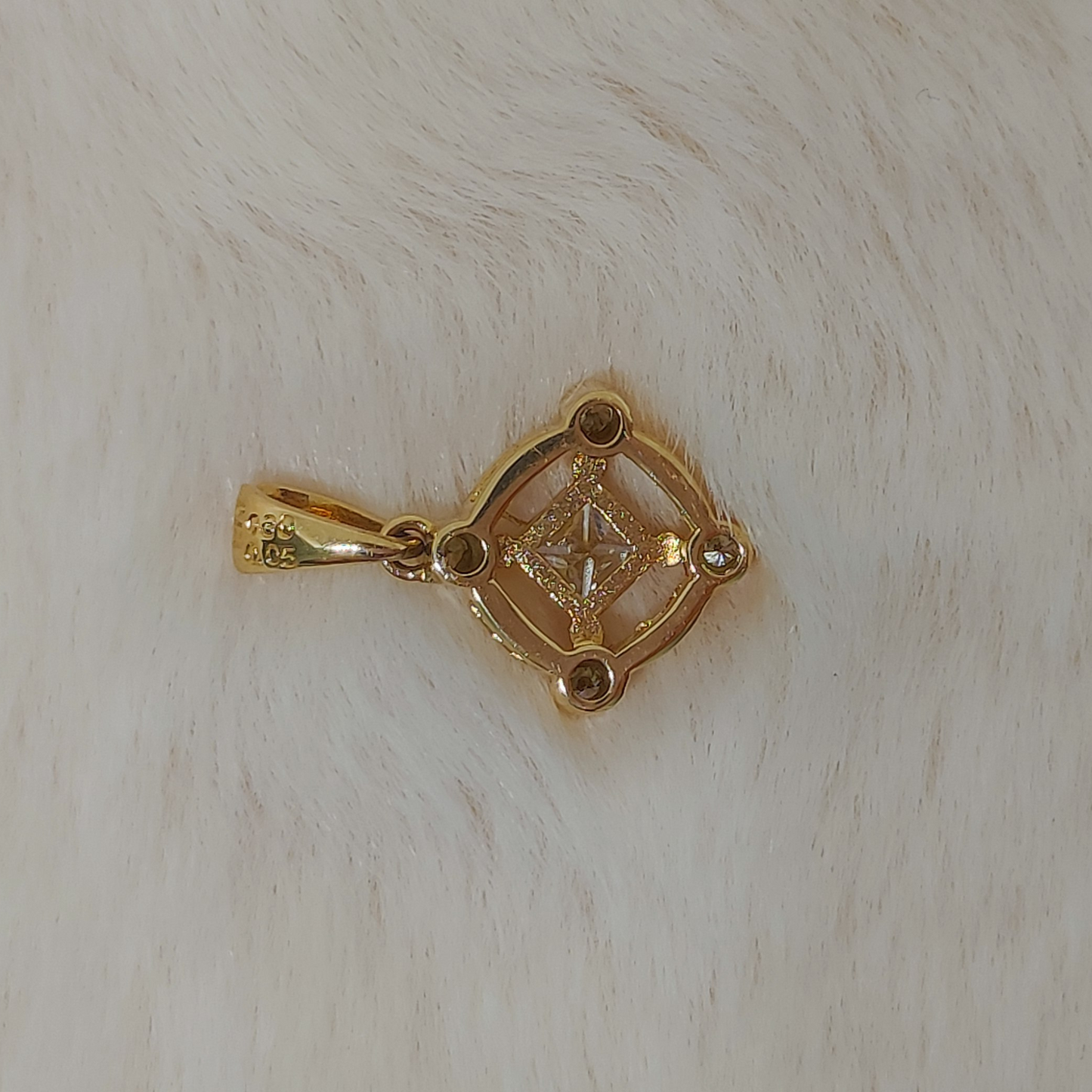 Natural Diamond 0.35ct TASAKI Pendant
