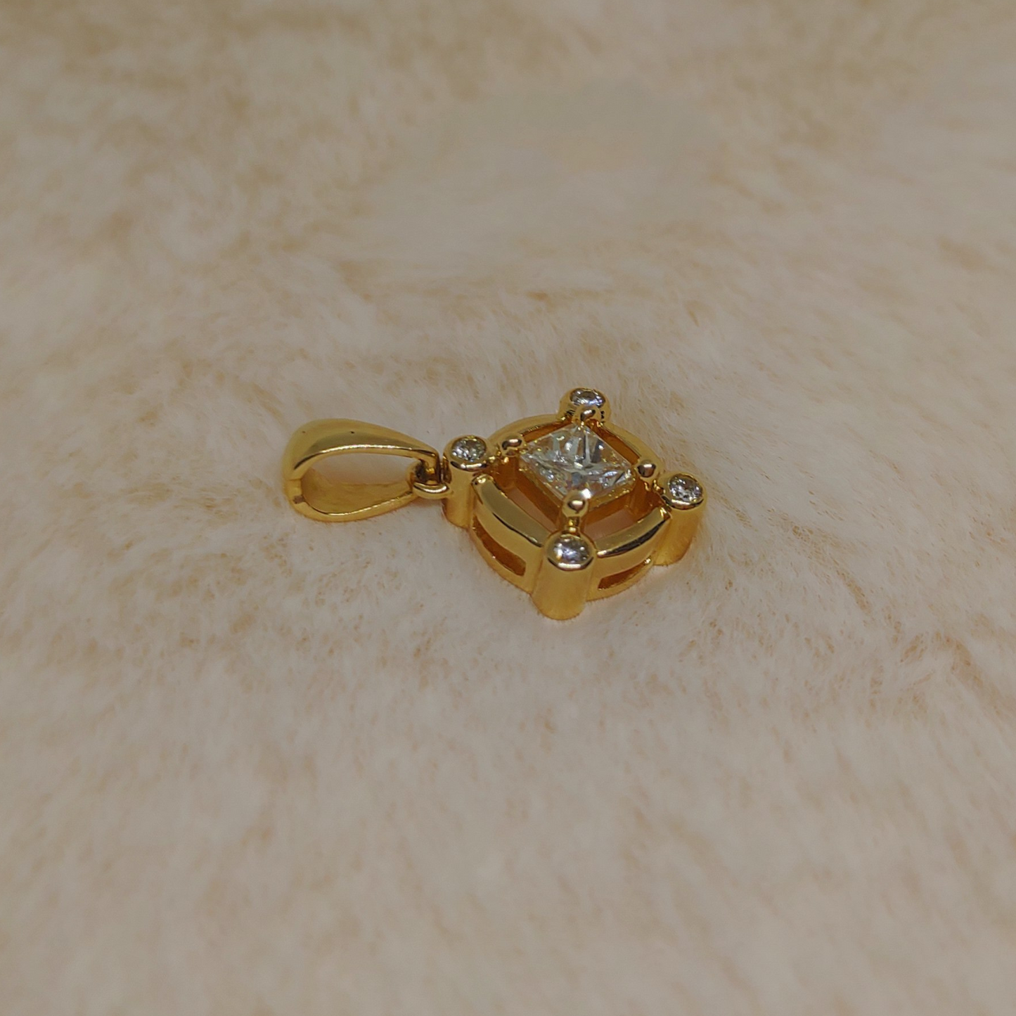 Natural Diamond 0.35ct TASAKI Pendant